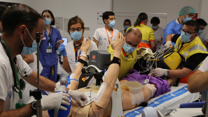 Curs de ressuscitació cardiopulmonar extracorpòria i donació en asistòlia 