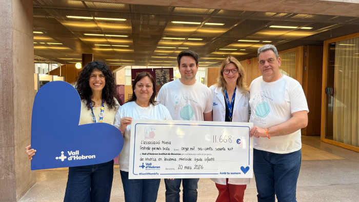 Entrega del xec de la fundació Mireia l'estrella que més brilla