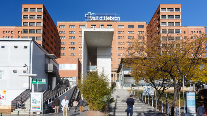 Quatre professionals de Vall d'Hebron preseleccionats per Diario Médico