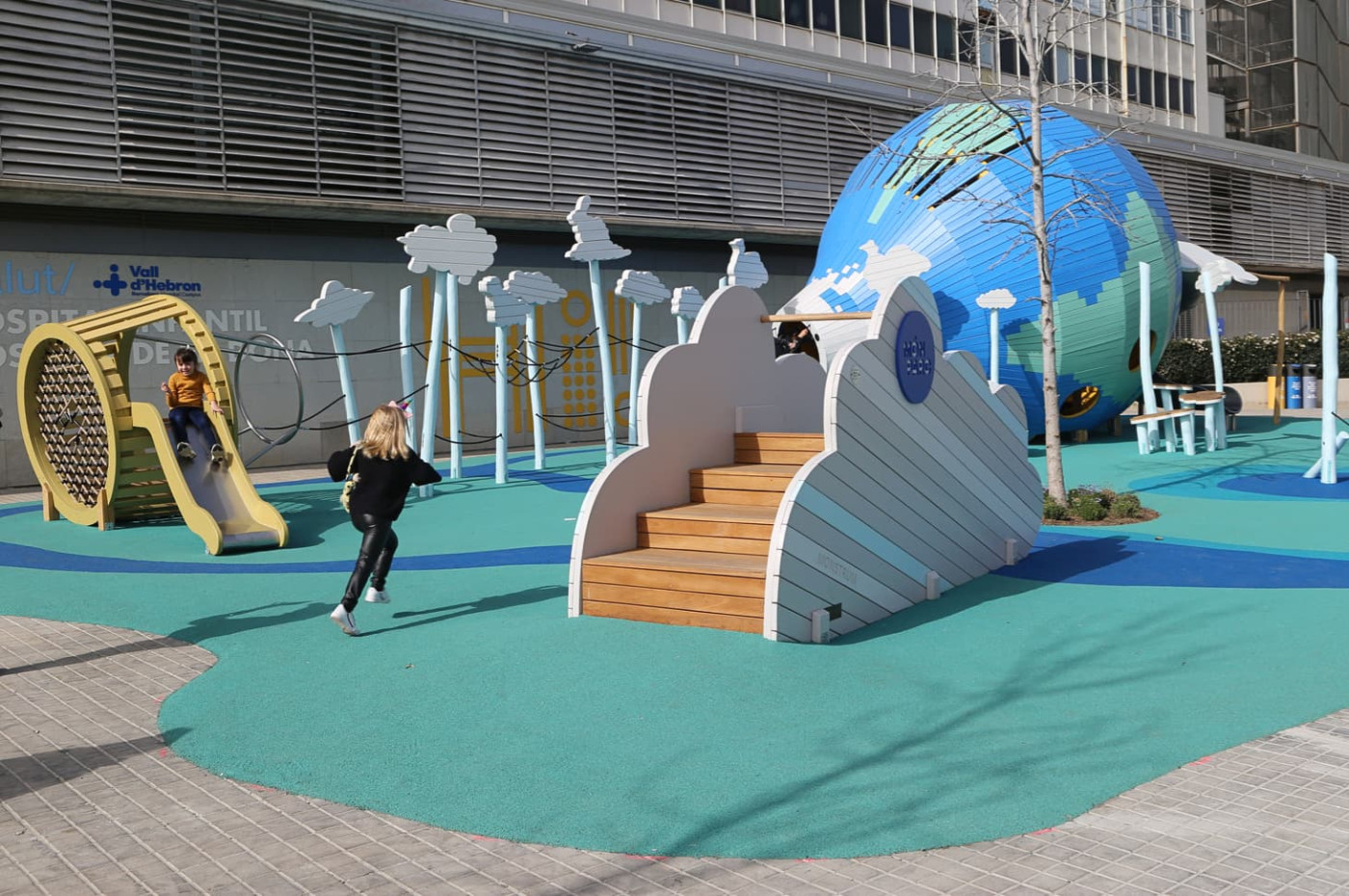 Valla de juegos de madera para niños con puerta, zona segura, patio central  de juegos de seguridad para bebés, área de juegos segura para interiores