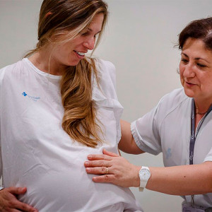 Embarassada amb infermera